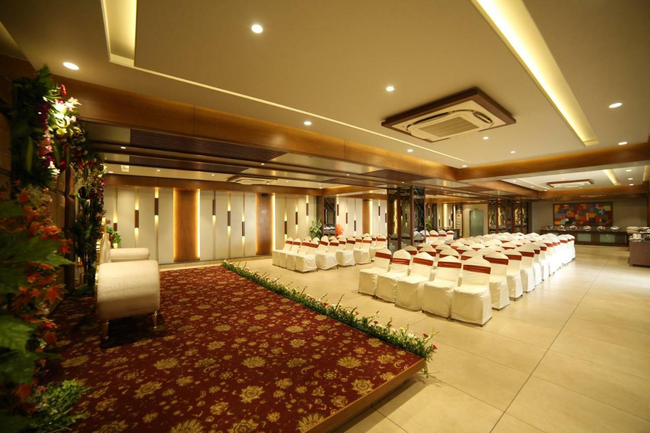 Hotel Avaante Ahmedabad Formerly Known As The Orchid Hotel Eksteriør billede