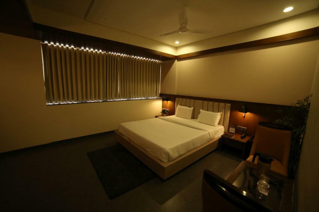 Hotel Avaante Ahmedabad Formerly Known As The Orchid Hotel Eksteriør billede