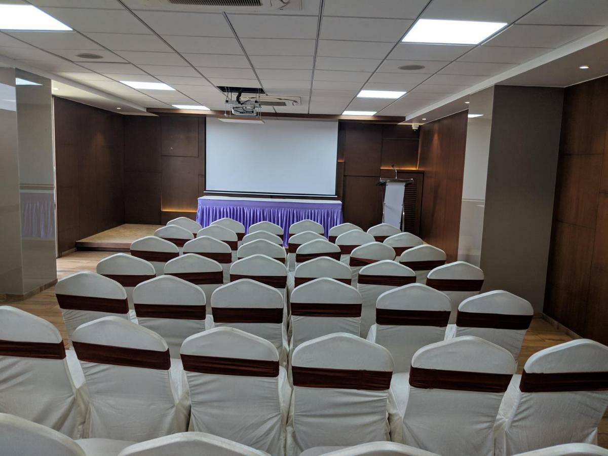Hotel Avaante Ahmedabad Formerly Known As The Orchid Hotel Eksteriør billede