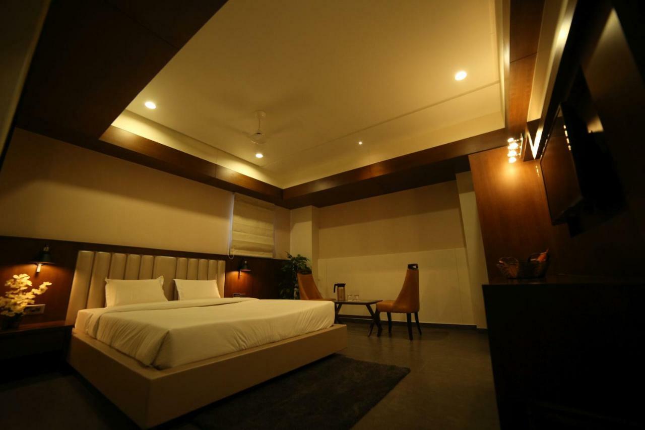 Hotel Avaante Ahmedabad Formerly Known As The Orchid Hotel Eksteriør billede