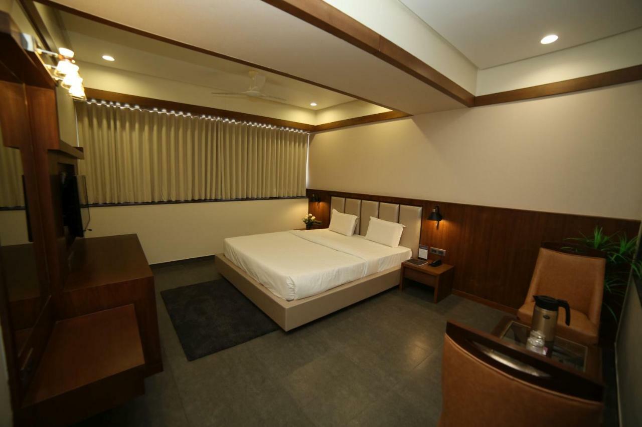 Hotel Avaante Ahmedabad Formerly Known As The Orchid Hotel Eksteriør billede